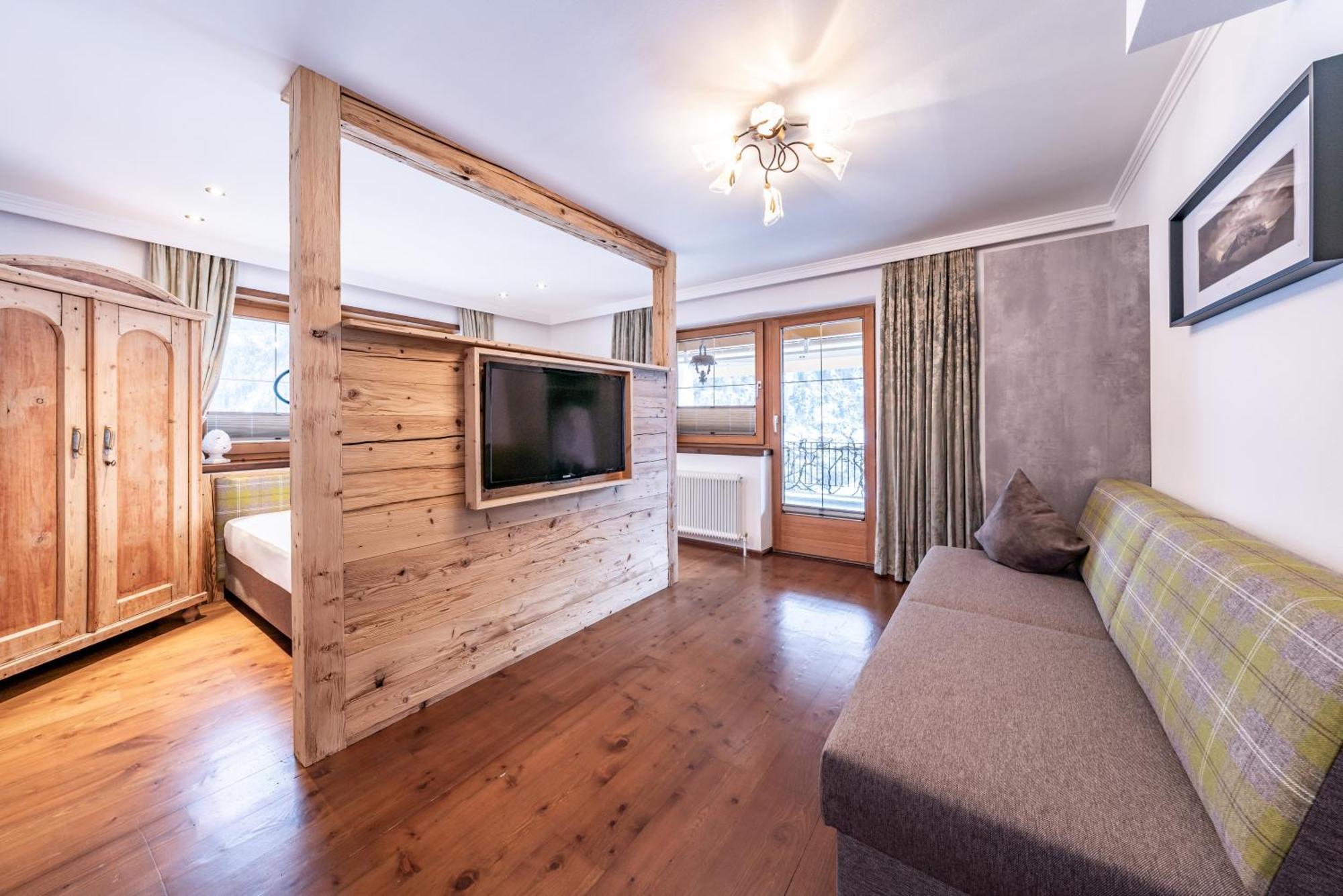 Landhaus Seiringer Apartments Finkenberg Eksteriør bilde