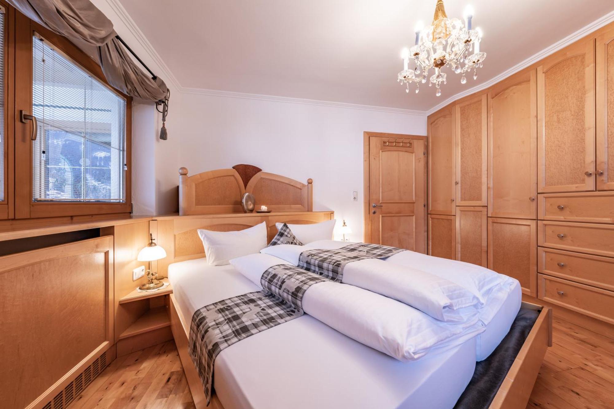 Landhaus Seiringer Apartments Finkenberg Rom bilde